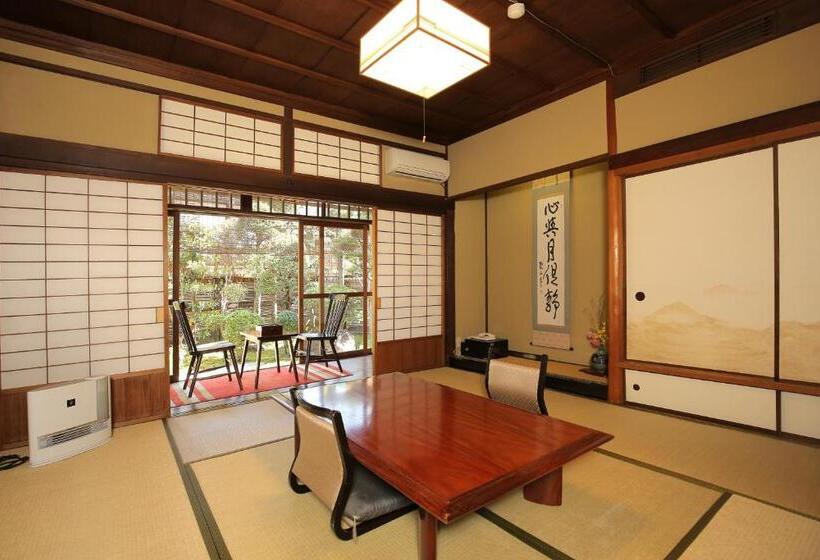 חדר סטנדרט לשלושה, Ryori Ryokan Tsurugata