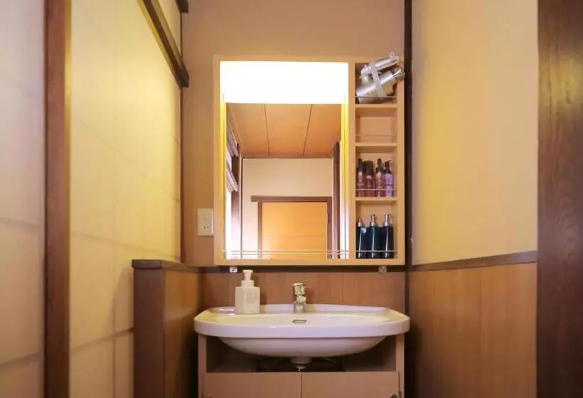 スタンダード４人部屋, Ryori Ryokan Tsurugata
