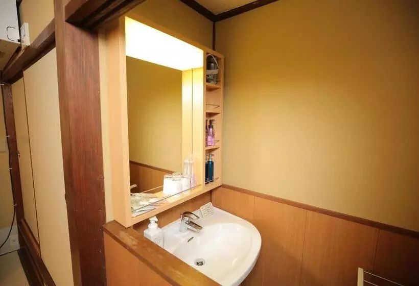 スタンダード４人部屋, Ryori Ryokan Tsurugata