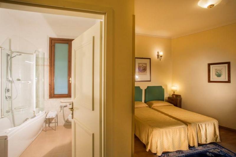 اتاق استاندارد سه نفره, Hermitage