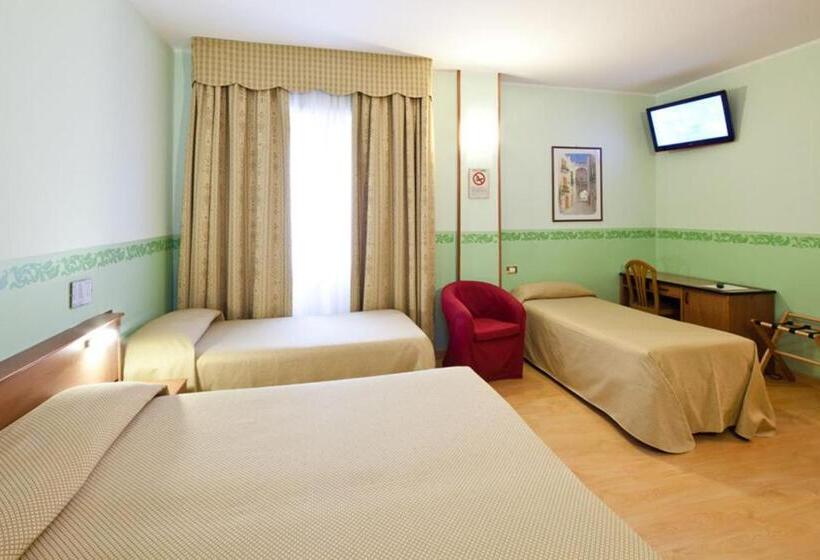 اتاق استاندارد سه نفره, Terminus & Plaza