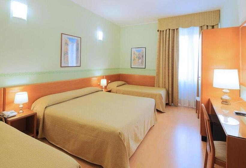 اتاق استاندارد چهار تخته, Terminus & Plaza