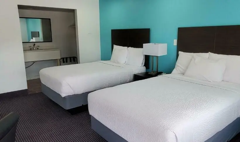 ２ダブルベッドのスタンダードルーム, Travelodge By Wyndham Livonia Canton Novi Detroit Area