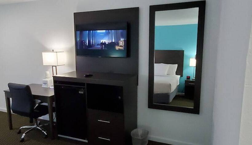 Номер Стандарт 2 Двуспальные Кровати, Travelodge By Wyndham Livonia Canton Novi Detroit Area