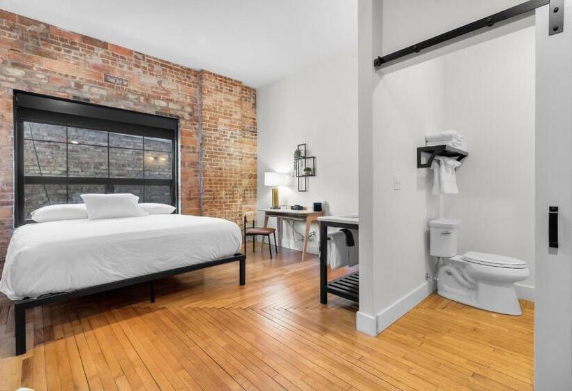 스탠다드 룸 킹사이즈 침대, The Literary