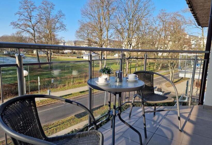 Номер Стандарт с Балконом, Villa Cristal