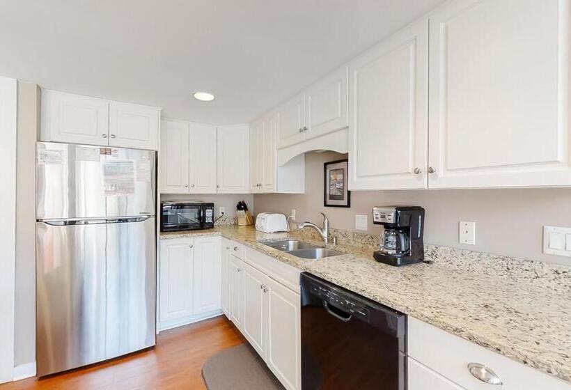 Apartamento 3 Dormitórios, Beachwalk 126
