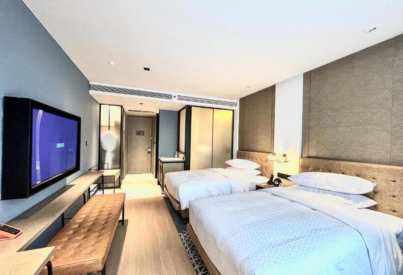 Номер Премиум Вид на Город, Four Points By Sheraton Chongqing, Yongchuan