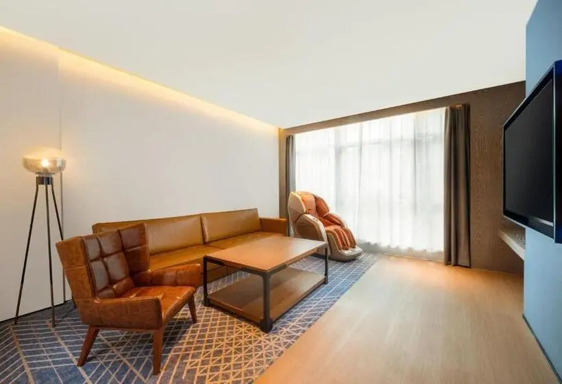 سوئیت جونیور با تخت بزرگ, Four Points By Sheraton Chongqing, Yongchuan