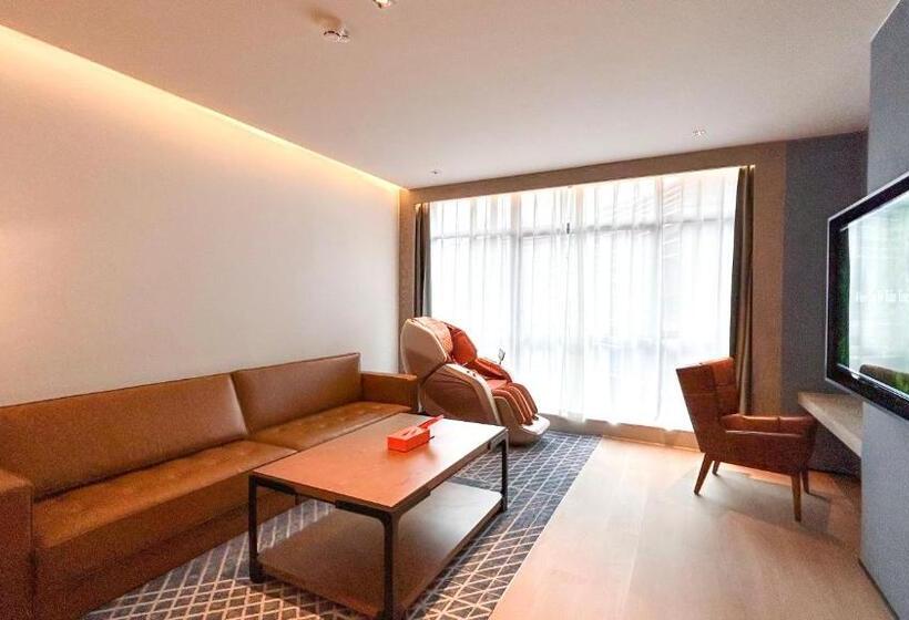 سوئیت جونیور با تخت بزرگ, Four Points By Sheraton Chongqing, Yongchuan