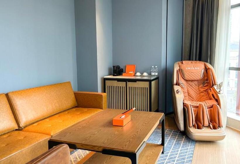 سوئیت جونیور با تخت بزرگ, Four Points By Sheraton Chongqing, Yongchuan