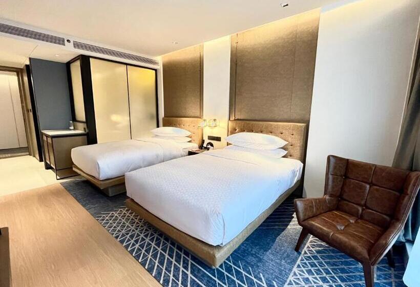 اتاق لوکس با چشم‌انداز شهر, Four Points By Sheraton Chongqing, Yongchuan