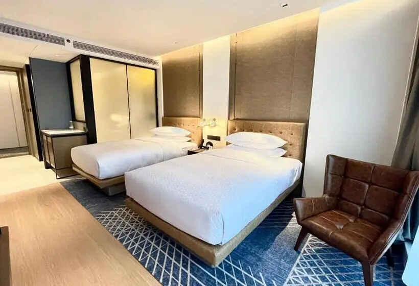 اتاق لوکس با چشم‌انداز شهر, Four Points By Sheraton Chongqing, Yongchuan