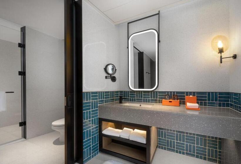 اتاق لوکس با چشمانداز شهر, Four Points By Sheraton Chongqing, Yongchuan