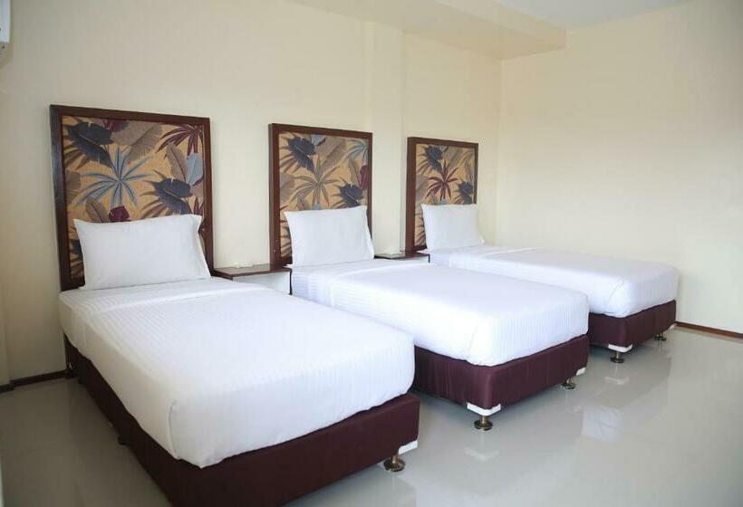 חדר סטנדרט לשלושה, Eon Centennial Resort Hotel & Waterpark