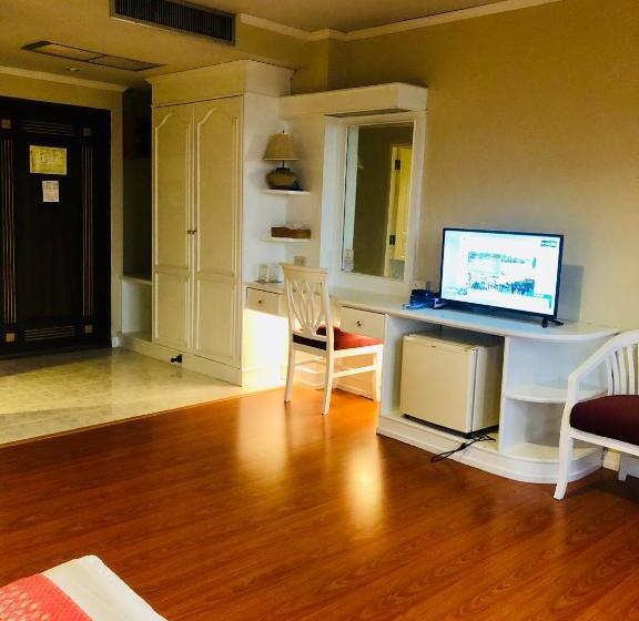デラックスルーム, Hermitage Hotel Korat Sha