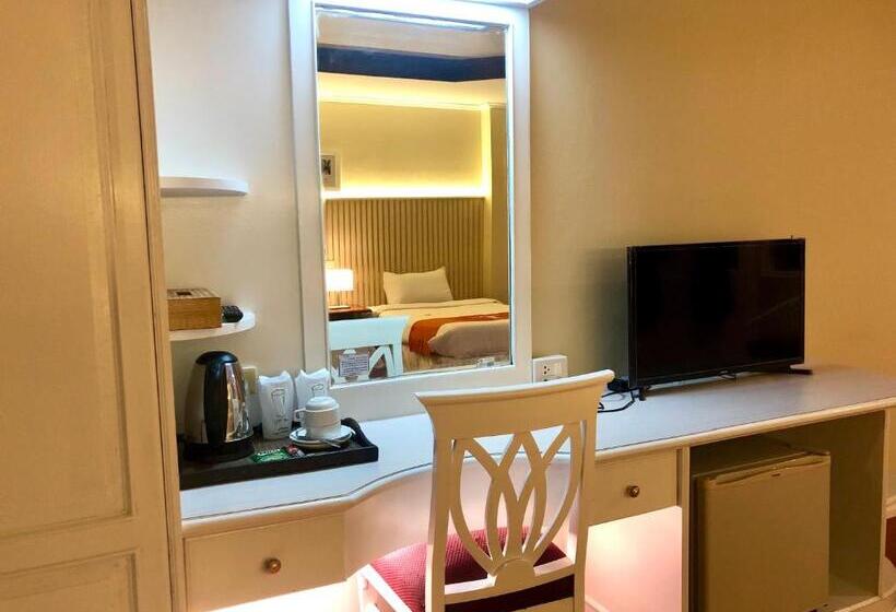 デラックスルーム, Hermitage Hotel Korat Sha