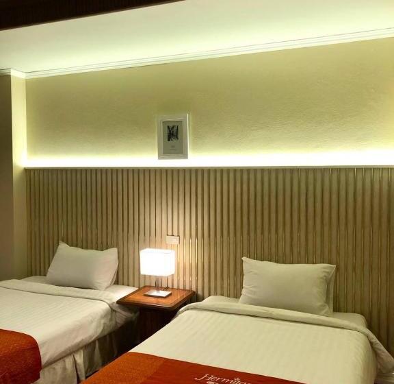 デラックスルーム, Hermitage Hotel Korat Sha