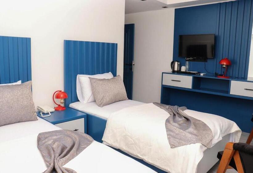 スタンダードルーム, Blue Ay Boutique