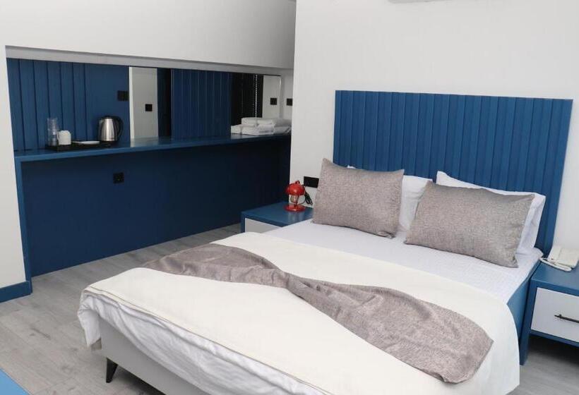 スタンダードルーム, Blue Ay Boutique