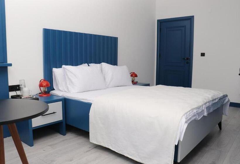 スタンダードルーム, Blue Ay Boutique