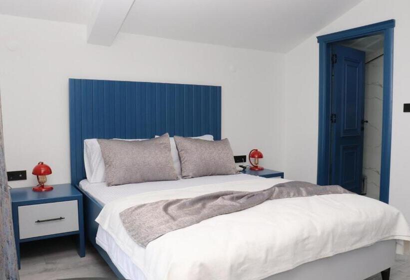 スタンダードルーム, Blue Ay Boutique