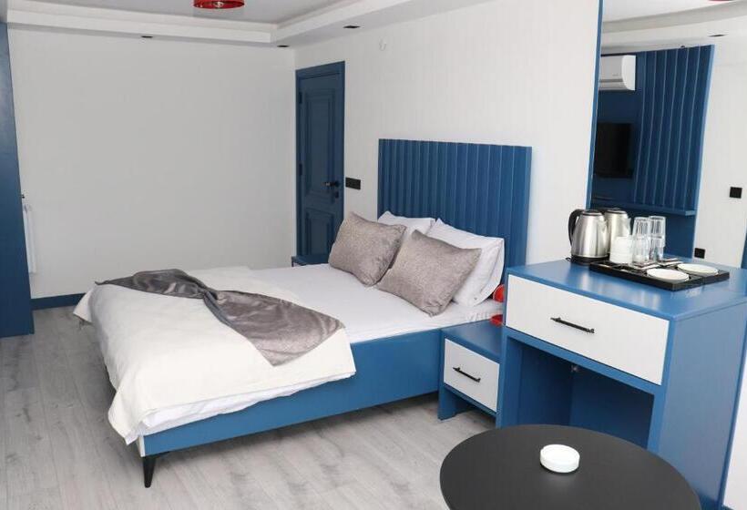 オーシャンビュースタンダードルーム, Blue Ay Boutique