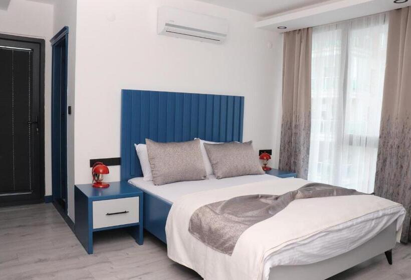 スタンダードルーム, Blue Ay Boutique