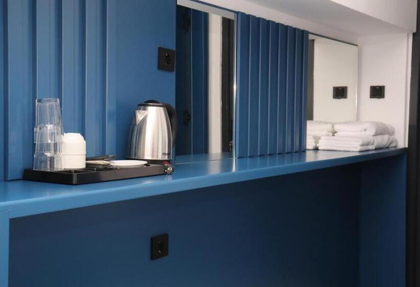 スタンダードルーム, Blue Ay Boutique