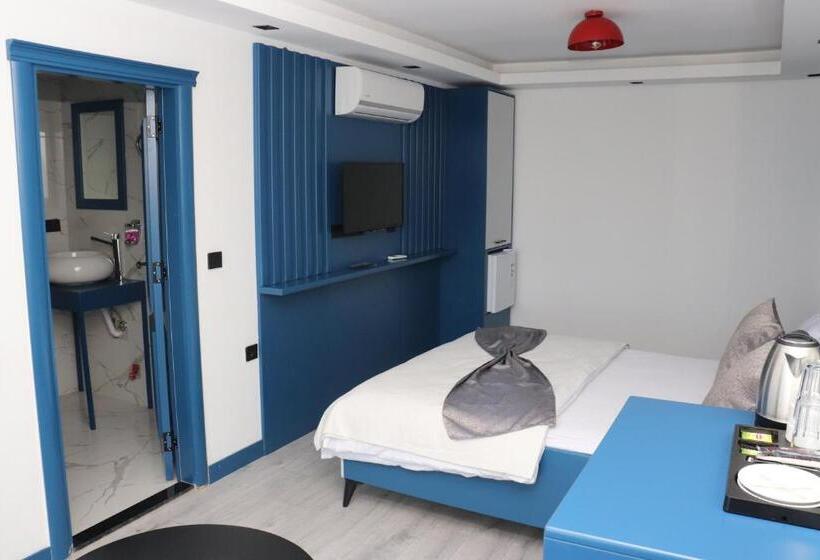 スタンダードルーム, Blue Ay Boutique