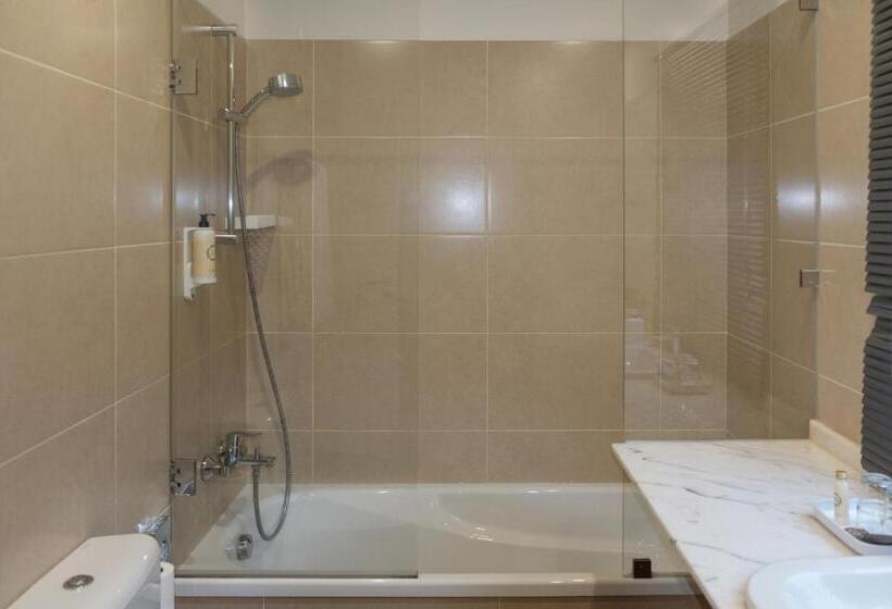 اتاق لوکس سه تخته, Quinta De Anterronde