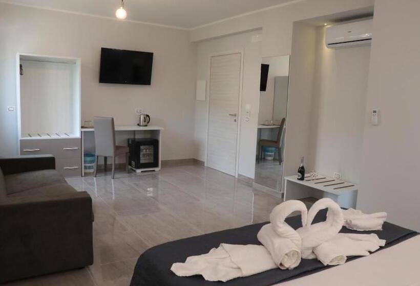 سوییت جونیور, Blue Marine   Free Parking