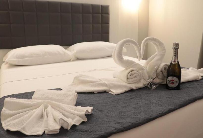 سوییت جونیور, Blue Marine   Free Parking