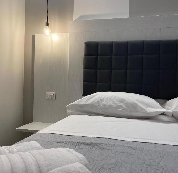 اتاق لوکس با بالکن و چشم‌انداز دریا, Blue Marine   Free Parking