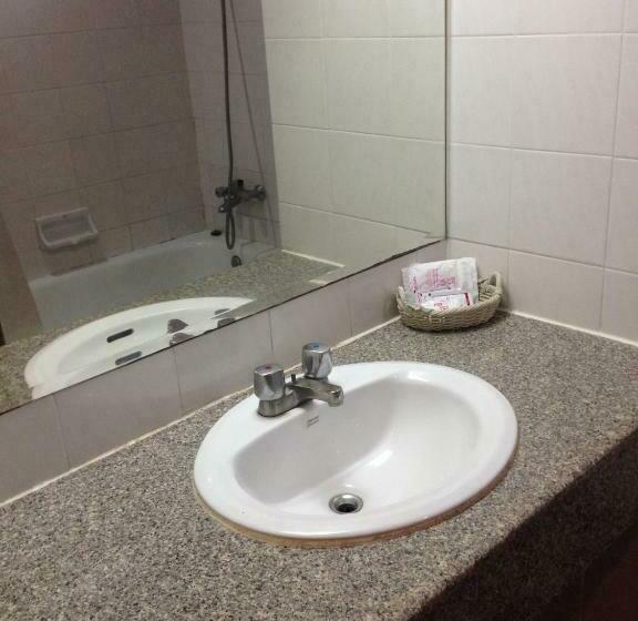 标准三人间, Hatyai Merridian