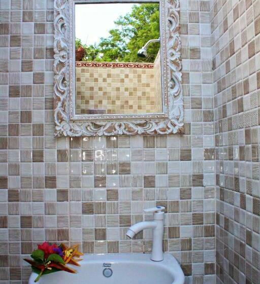 经济房, W Guest House