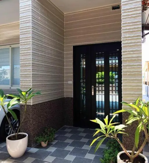خانه 4 خوابه, Sommer 19 B&b