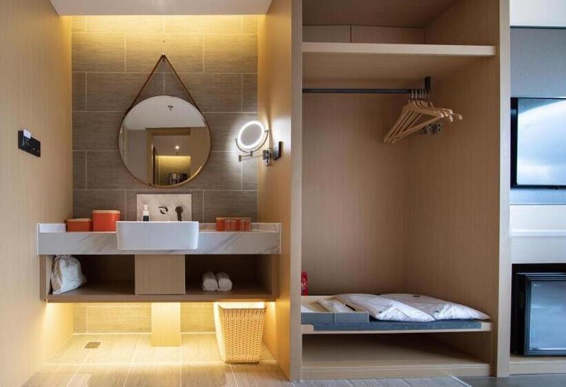 Номер Стандарт Вид на Город, Atour Hotel Zhuhai Gongbei Fuhuali