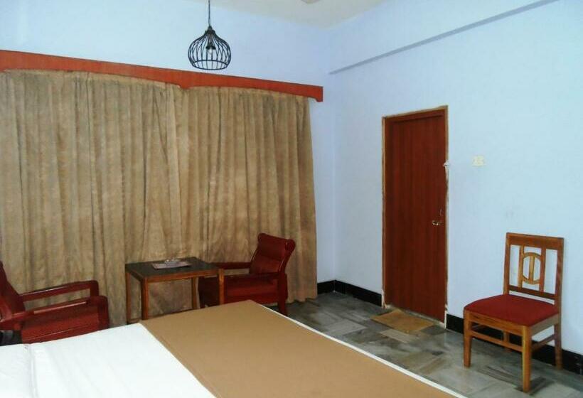 Quarto Deluxe, Bhimas Paradise