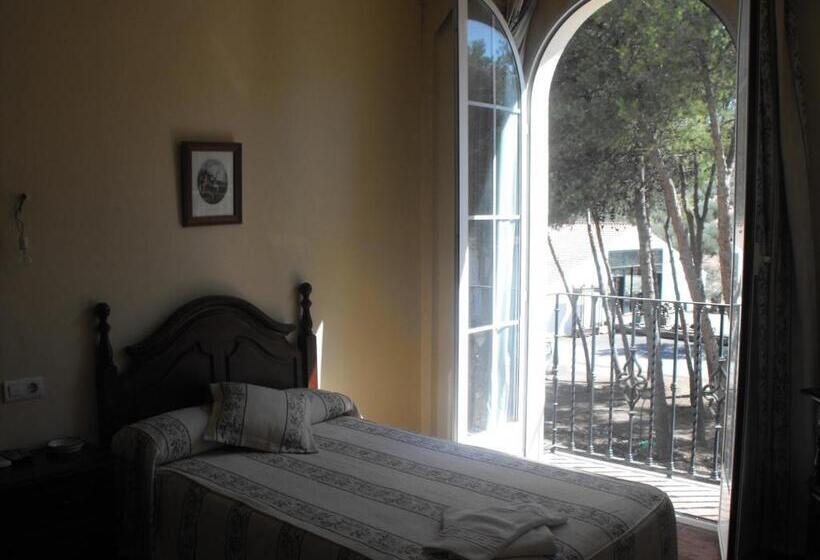 غرفة قياسية ثلاثية, Hostal Nicol's