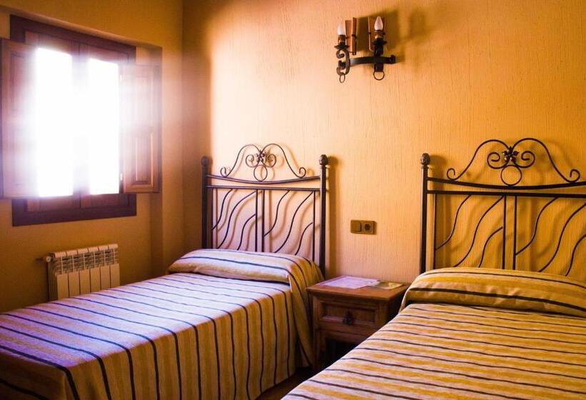 スタンダード４人部屋, Hostal Restaurante Sierra De La Martina