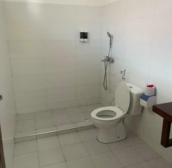 חדר סטנדרט לשלושה עם מרפסת, Minah Bungalows