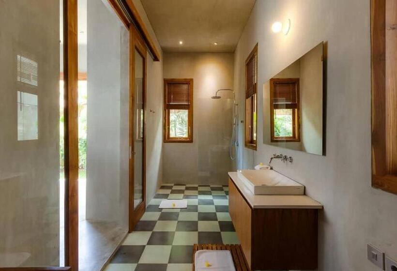 Вилла 4 Спальни, Zin Berawa Villas & Bungalows