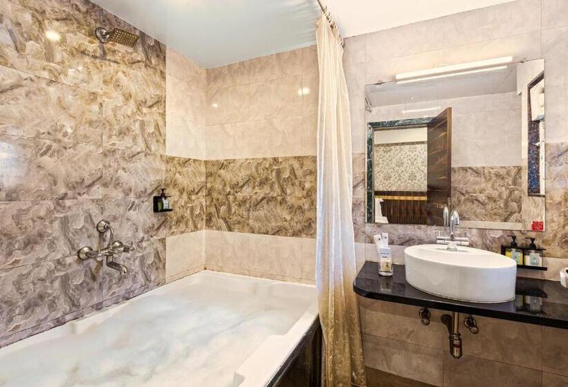 Royalrum, Mayur Retreat & Spa