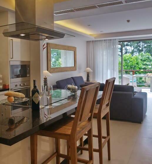 דירת שלושה חדרים, Pearl Of Naithon