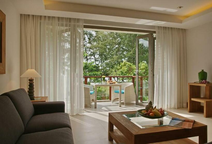 דירת שלושה חדרים, Pearl Of Naithon