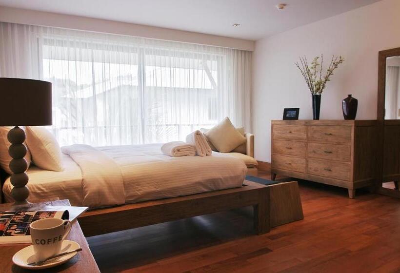 דירת שלושה חדרים, Pearl Of Naithon