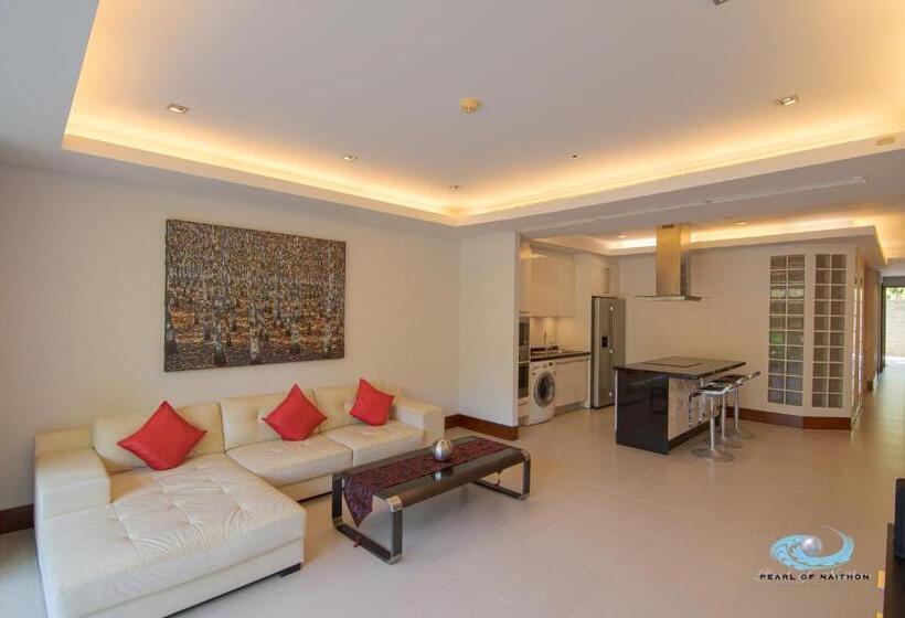 דירת חדר, Pearl Of Naithon