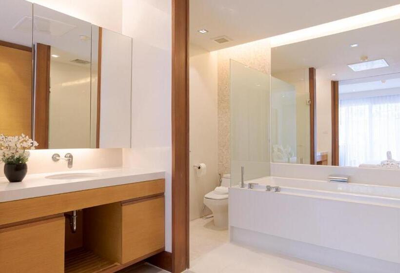 דירת שלושה חדרים, Pearl Of Naithon