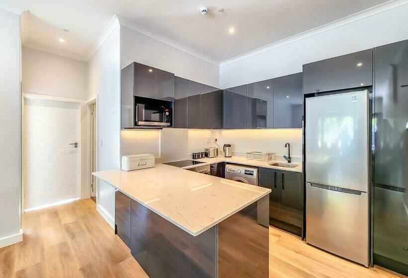 דירת שני חדרים, #001 Newlands Peak   Elegance